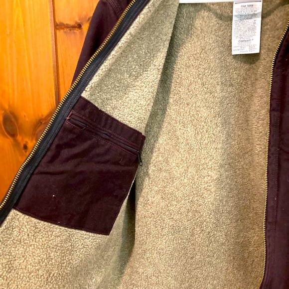 Women’s Small Purple Carhartt Jacket - Picture 5 of 7